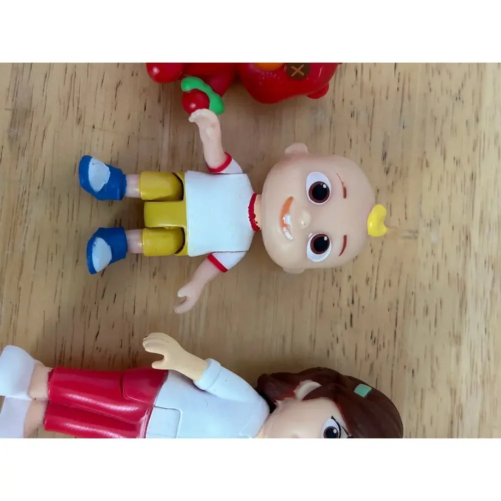 CoComelon Figure Lot – JJ, Mom, Tom‑Tom & Teddy Bear